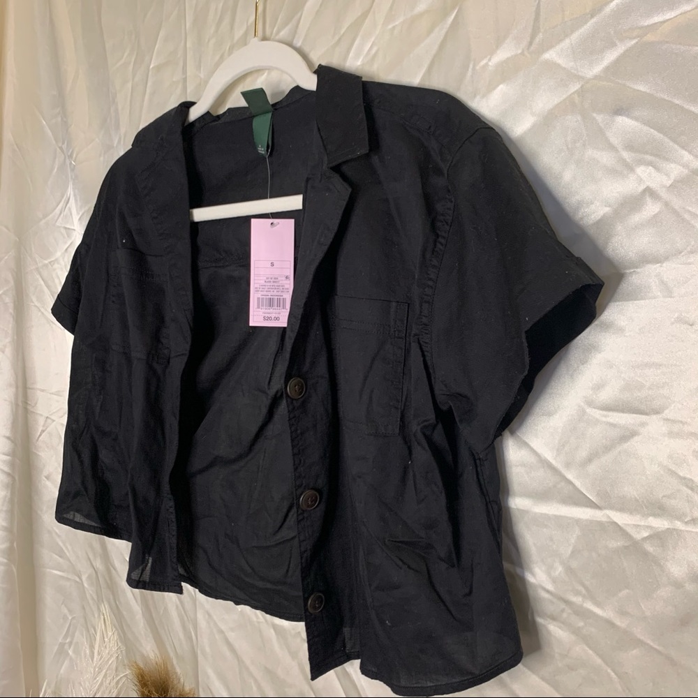 Crop button up top